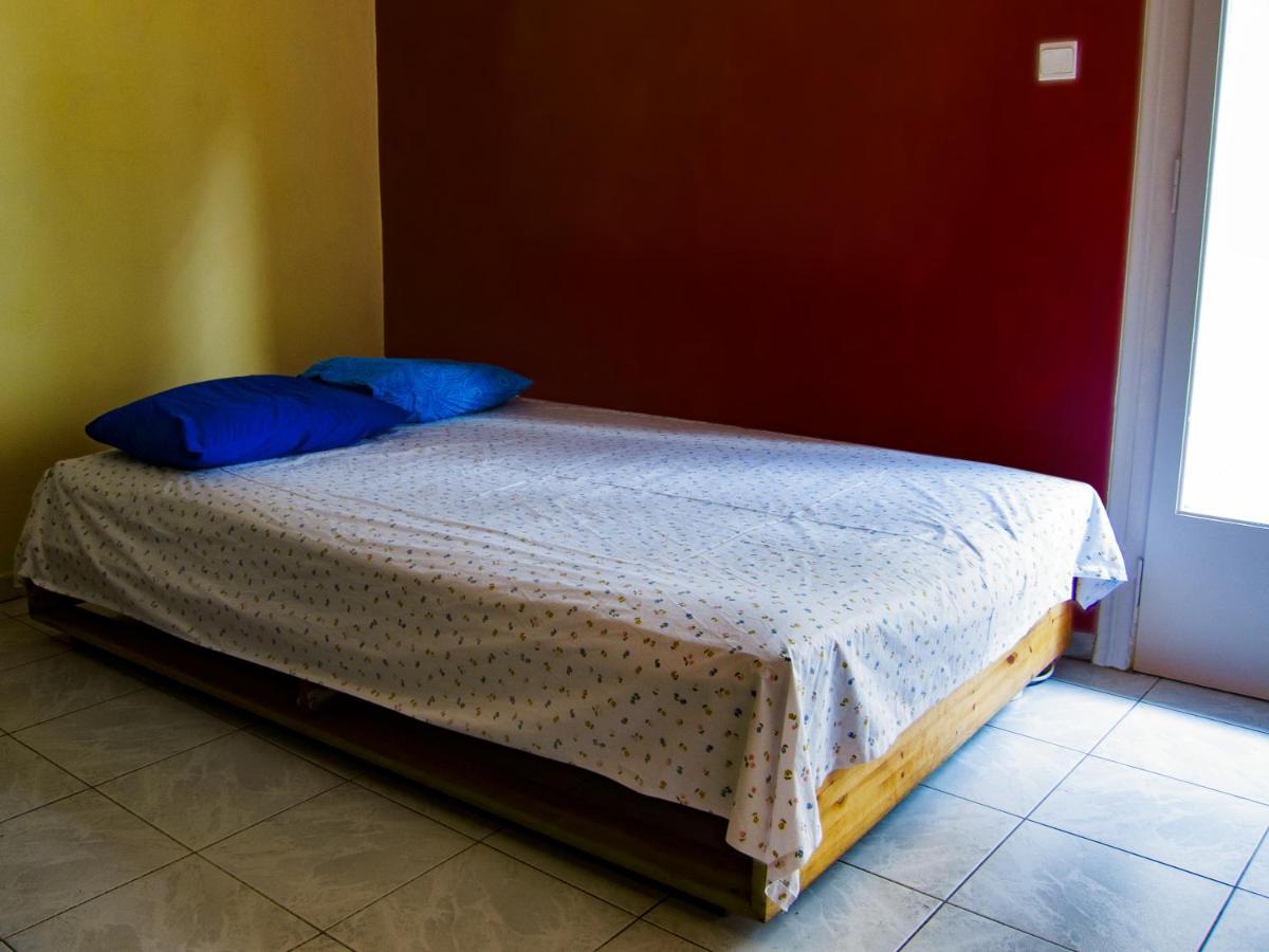 Birbili Youth Guest House Athens Exterior photo